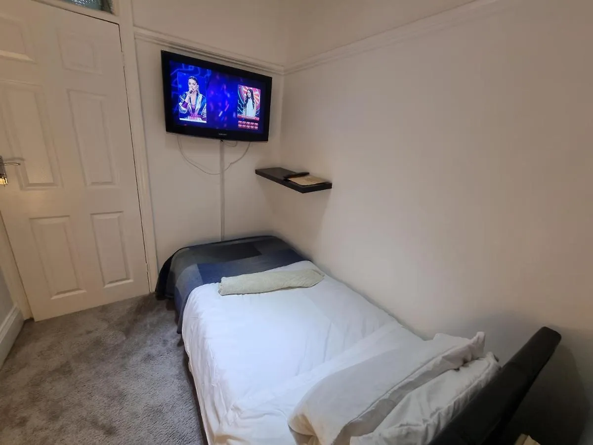 Sheri'S Home Away London 0*,  United Kingdom