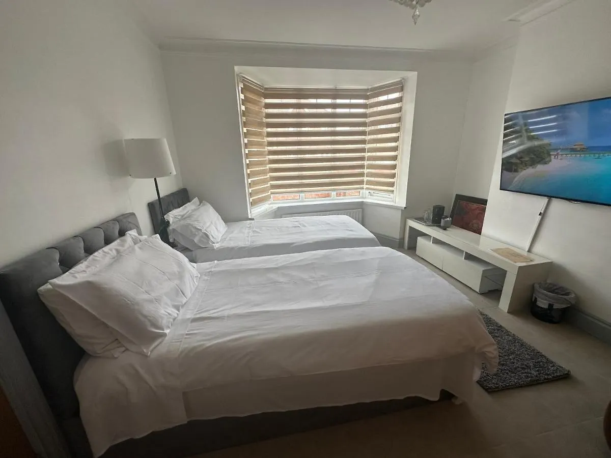 Sheri'S Home Away London Homestay