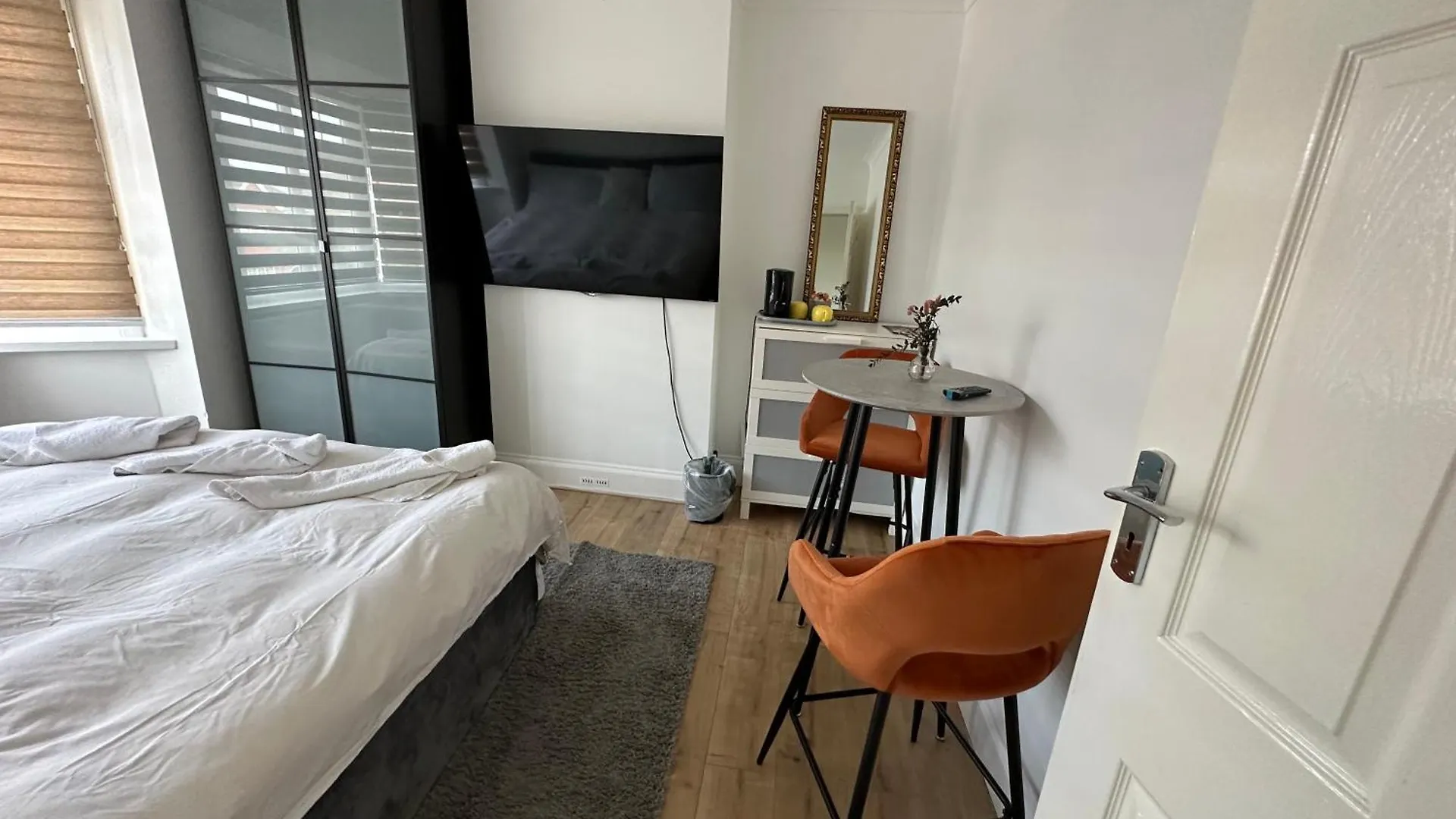 Homestay Sheri'S Home Away London